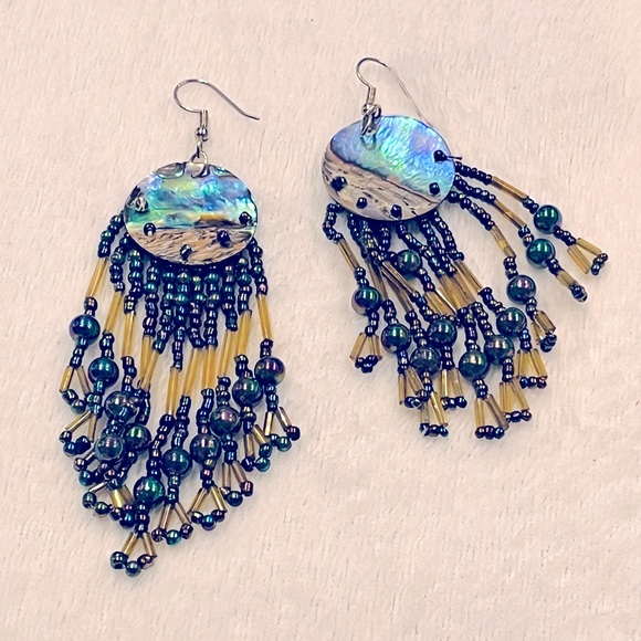 Abalone Shell and beaded earrings - Picture 2 of 7